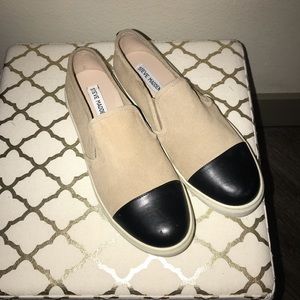Never worn Emuse Steve Madden slip ons